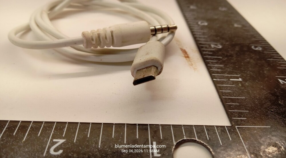 Micro USB Male to 3.5mm Male Car AUX Audio Stereo Cable White 3ft
